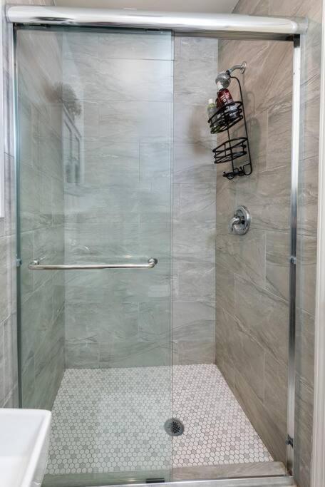Appartement Chic And Spacious 3br Gem In La