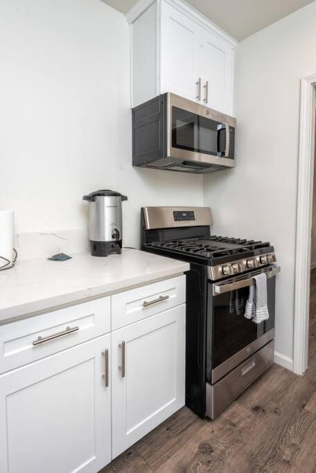 Chic And Spacious 3br Gem In La Appartement