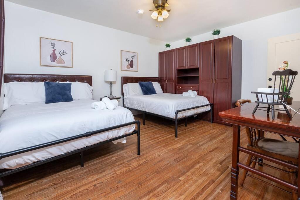 Appartement Chic And Spacious 3br Gem In La
